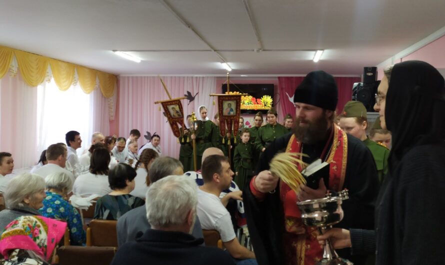 Пасхальное посещение престарелых и инвалидов.