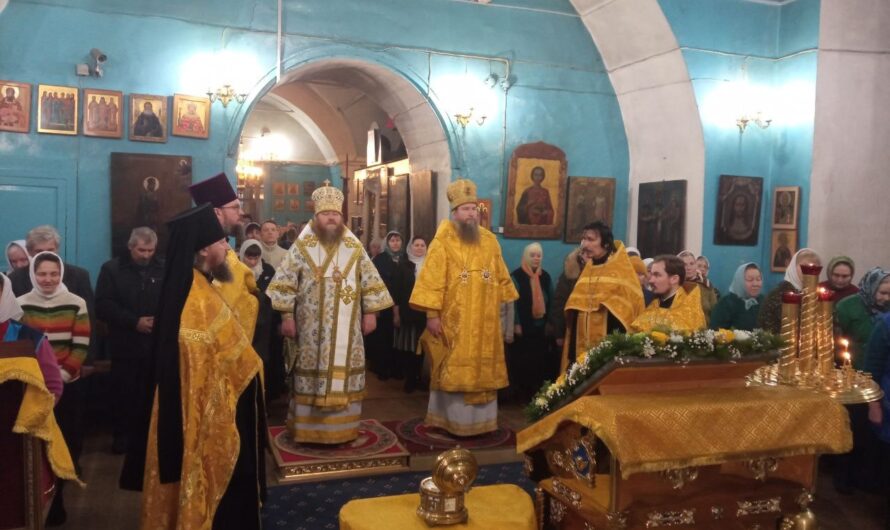 Архиерейское богослужение в канун празднования памяти святителя Николая, архиепископа Мир Ликийских, чудотворца