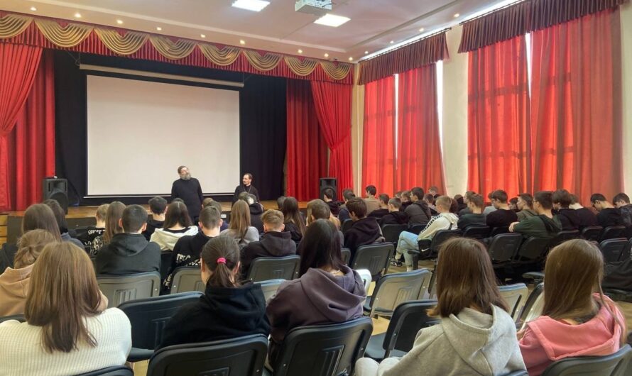 Священнослужители посетили Кудымкарский Лесотехнический техникум