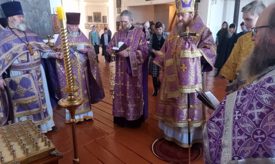 Архиерейская Божественная Литургия в храме святителя Тихона, епископа Амафунтского с. Карагай