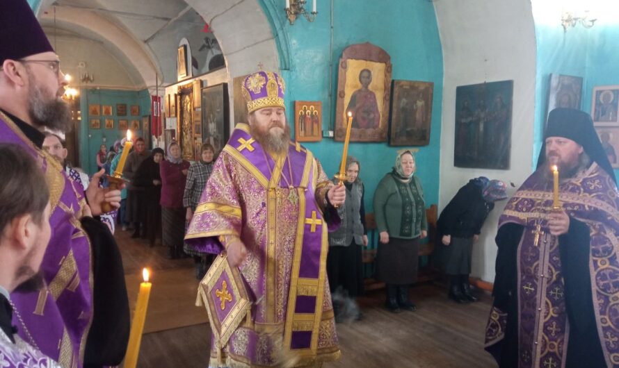 Преосвященнейший Петр, епископ Кудымкарский и Верещагинский, совершил Всенощное бдение в Никольском кафедральном соборе г. Кудымкара