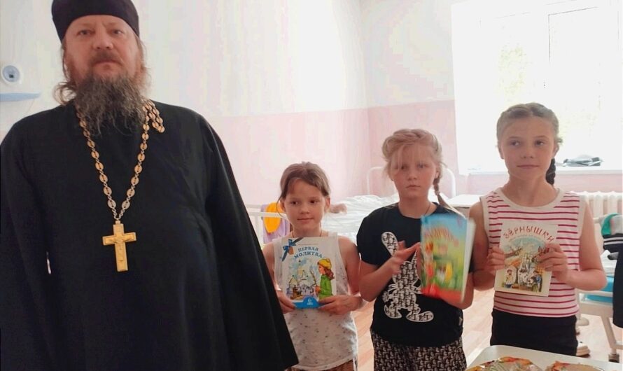 Священник посетил детское отделение больницы г. Кудымкара