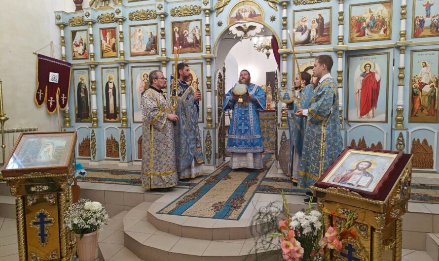 Архиерейское богослужение в Обвинске