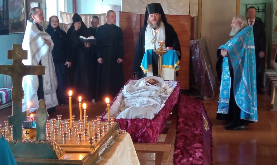 Епископ Петр совершил панихиду по новопреставленному протоиерею Владимиру Новикову