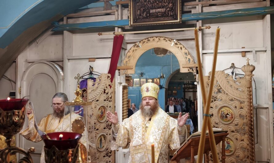 Архиерейское богослужение в Неделю 12-ю по Пятидесятнице