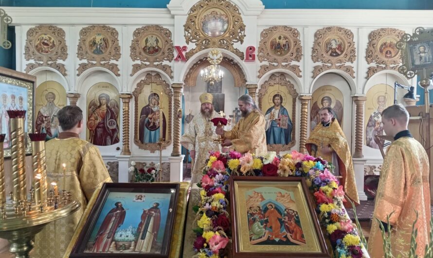 Епископ Петр совершил Божественную литургию в Никольском соборе г. Кудымкара