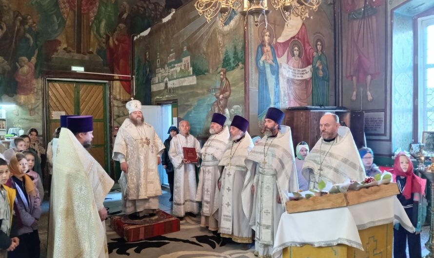 Архиерейское богослужение в Архангельском