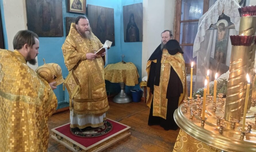 Архиерейское богослужение в Никольском кафедральном соборе