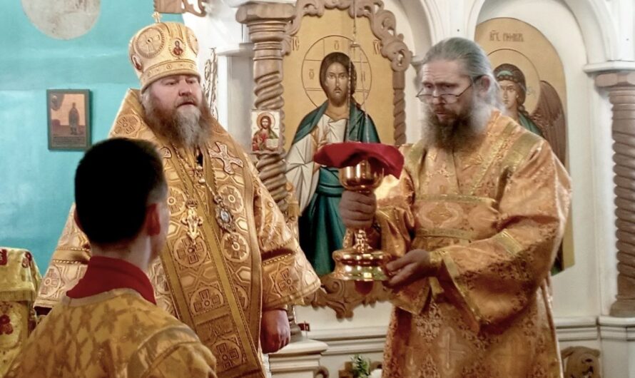 Архиерейское богослужение в Неделю 23-ю по Пятидесятнице