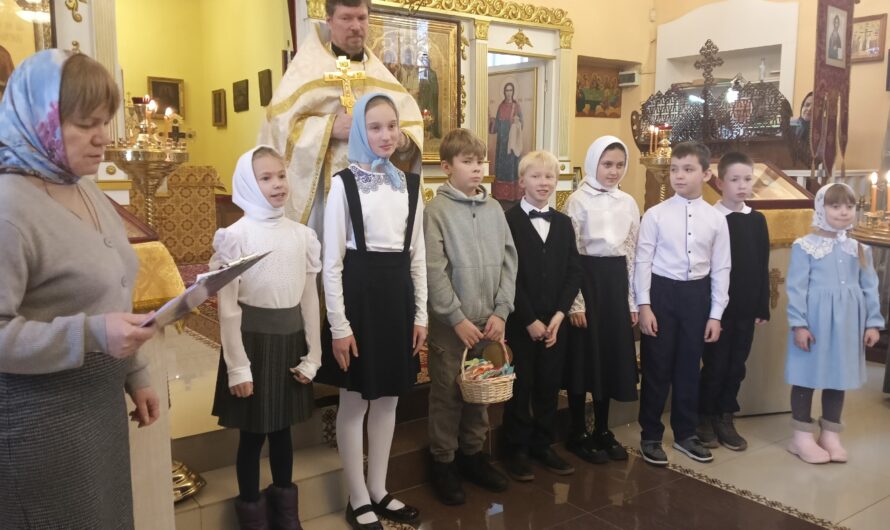 Воспитанники воскресной школы храма Рождества Иоанна Предтечи г. Нытва прочитали стихи для дорогих мам