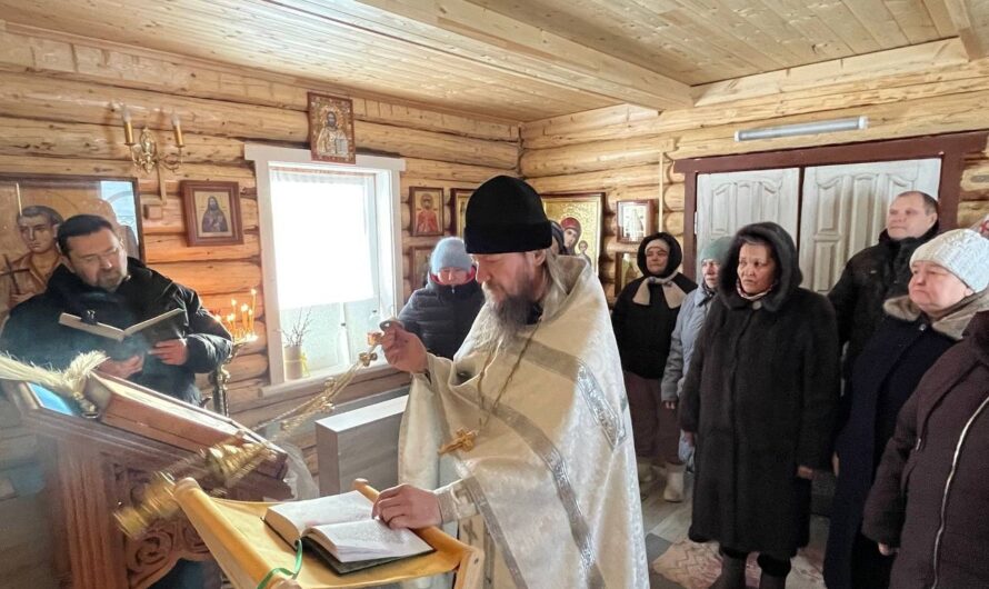 В храм-часовне во имя праведного Иоанна Русского был совершен чин Великого освящения воды