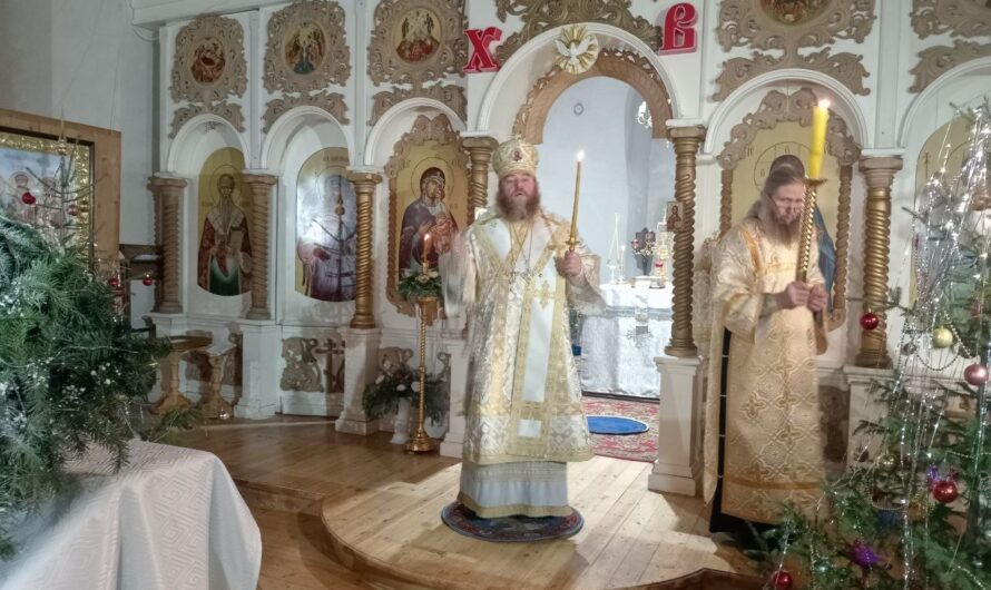 В канун празднования Обре́зания Господня епископ Петр совершил всенощное бдение