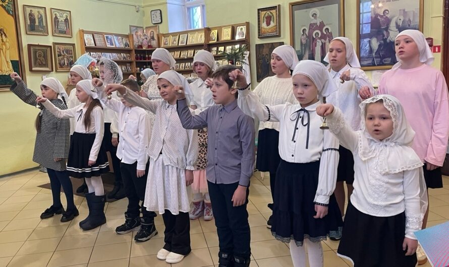 Никольском храме п. Уральский после Божественной Литургии состоялся детский концерт, посвященный празднику Рождества Христова