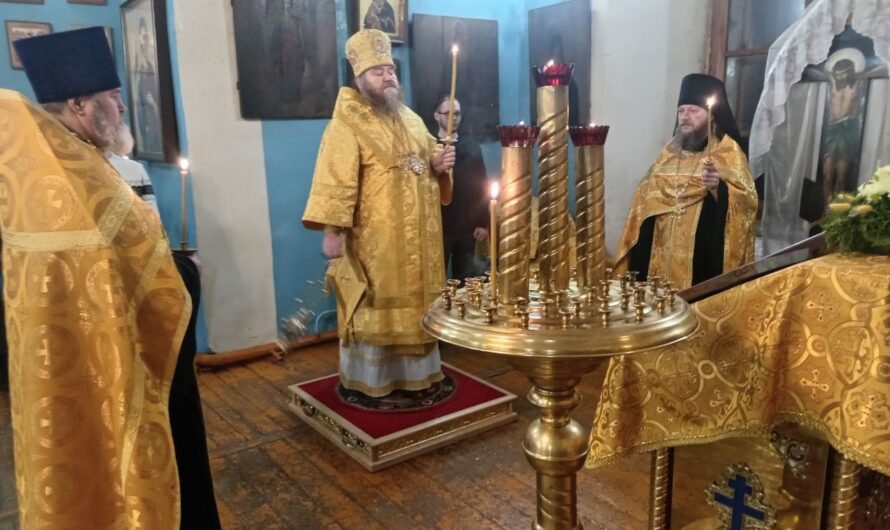 Архиерейское богослужение в канун памяти святителя Петра, митр. Киевского, Московского и всея Руси, чудотворца