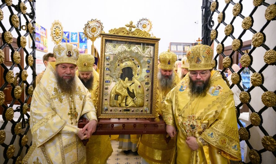 Епископ Кудымкарский и Верещагинский Петр принял участие в торжественном принесении в Псковскую епархию чудотворного образа Пресвятой Богородицы «Феодоровская».