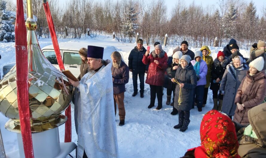 В селе Слудка продолжается благоукрашение храма в честь преподобного Сергия Радонежского.