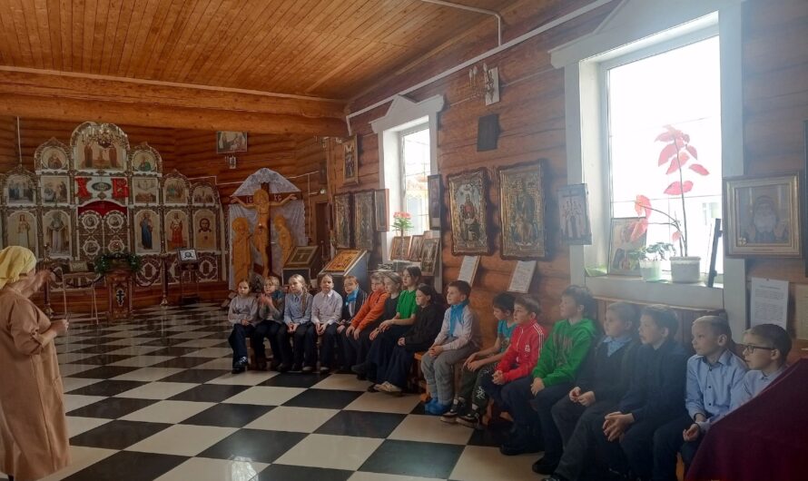 Храм Нерукотворного Образа Господа Иисуса Христа          с. Верх- Иньва посетили маленькие гости