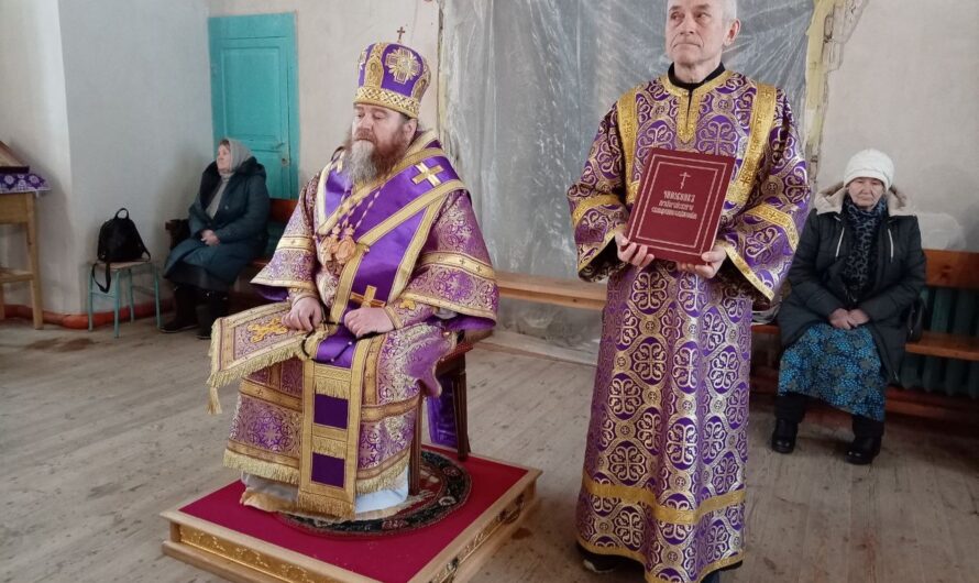 Епископ Петр совершил Литургию Преждеосвященных Даров