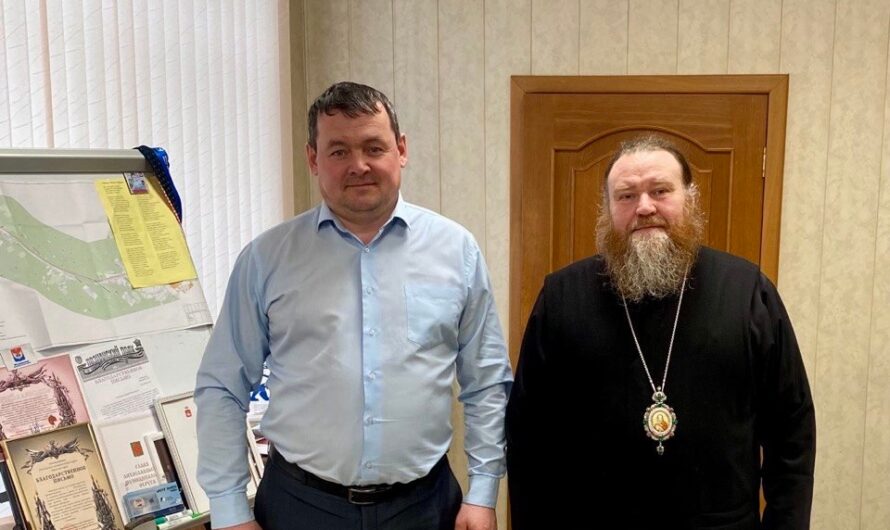 Епископ Петр провел рабочую встречу с главой Юсьвинского округа