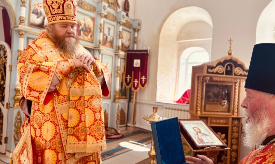 Архиерейское богослужение во Вторник Светлой седмицы