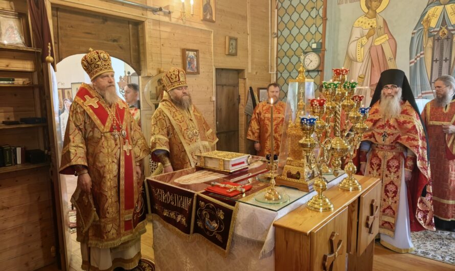 Епископ Петр принял участие в Великом освящении храма Воскресенско-Феодоровского мужского монастыря Шуйской епрахии