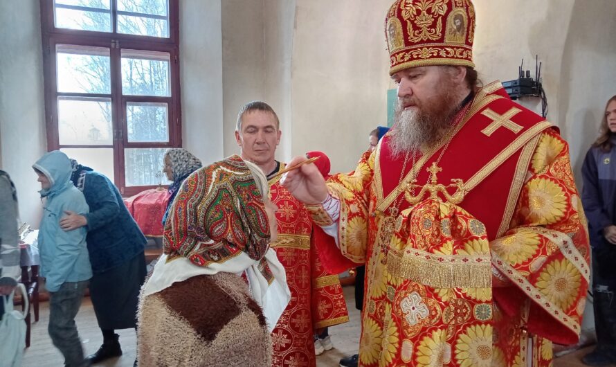 Епископ Петр совершил вечернее богослужение в канун 4-й Недели по Пасхе
