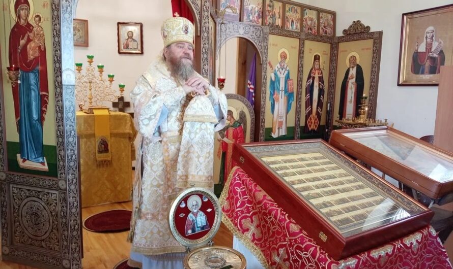 В Неделю Всех святых, епископ Петр совершил Божественную литургию в храме в честь Всех святых г. Кудымкара