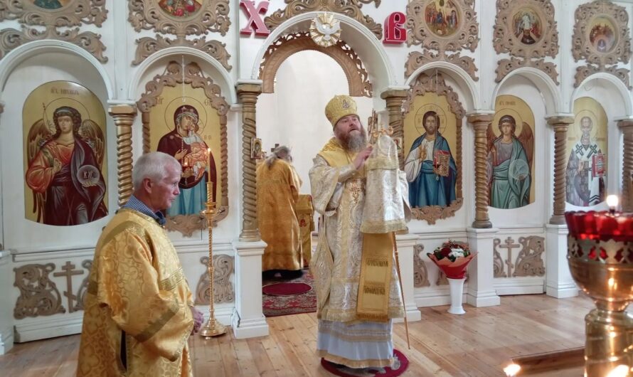 В канун 5-й Недели по Пятидесятнице, епископ Петр совершил Всенощное бдение в Никольском кафедральном соборе г. Кудымкара