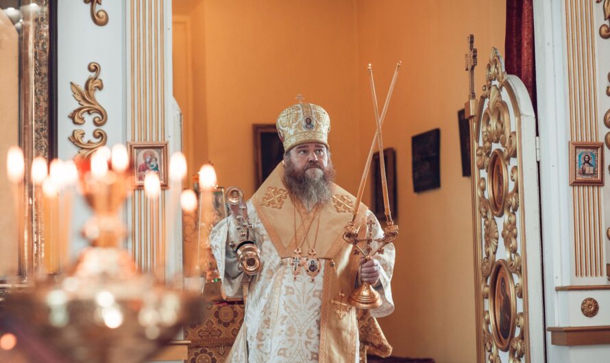 В праздник Рождества Иоанна Предтечи епископ Петр совершил Божественную литургию в Иоанно-Предтеченском храме г. Нытвы