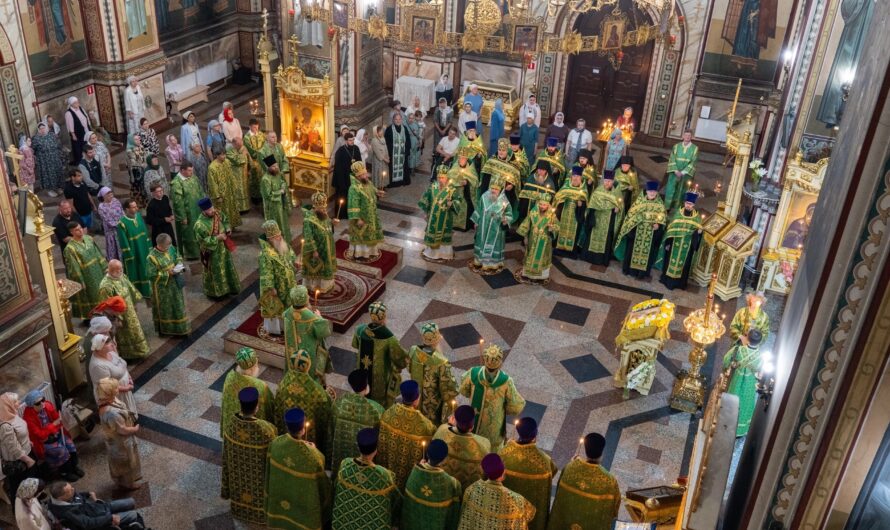 Епископ Петр сослужил сомну архипастырей в Стефановском кафедральном соборе г. Сыктывкара