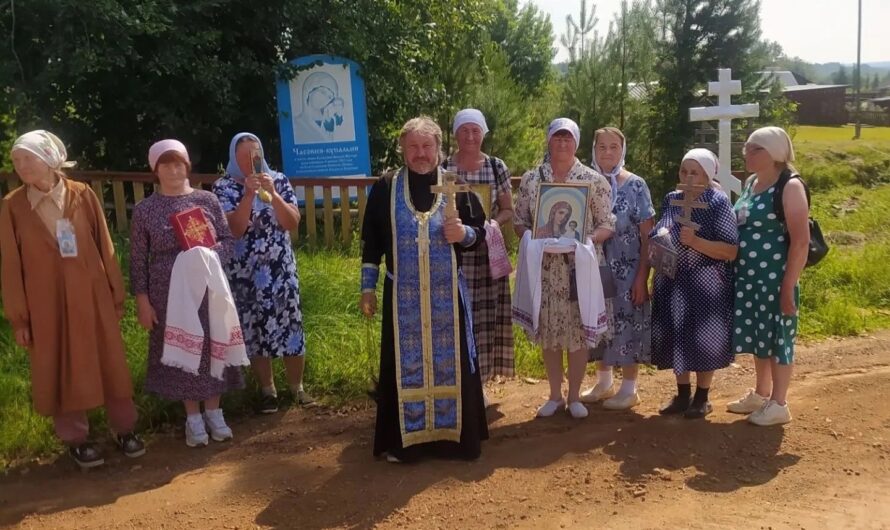 Престольный праздник Казанской иконы Божией Матери: Божественная литургия в с. Антипино и крестный ход в д. Кубень