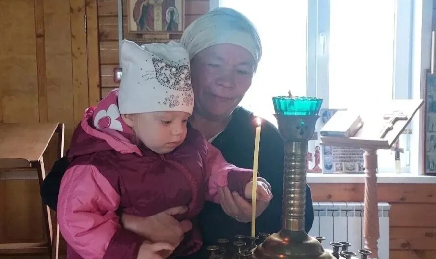 Воспитанники Пешнигортского детского дома посетили храм Божий