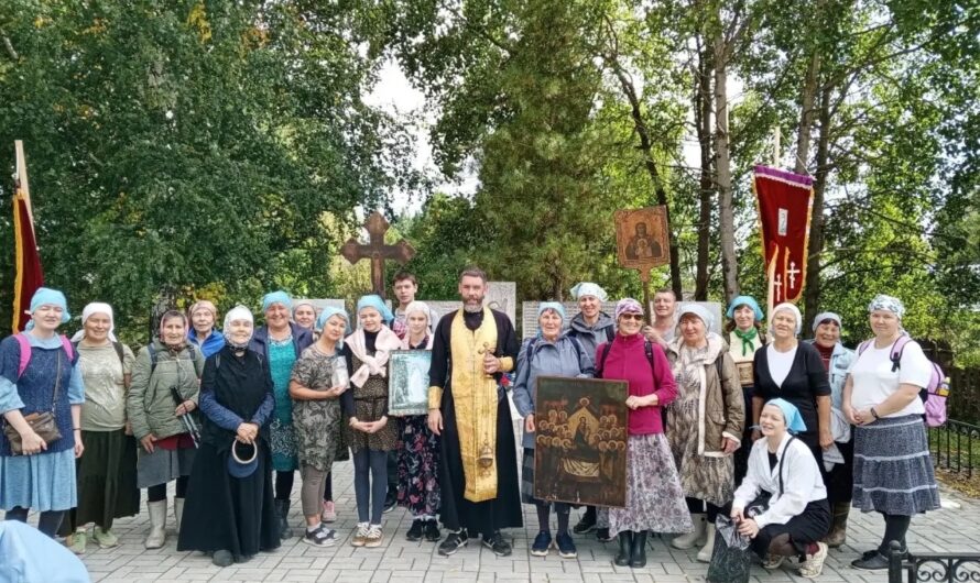 Крестный ход по заветам Пресвятой Богородицы по Обвинской земле