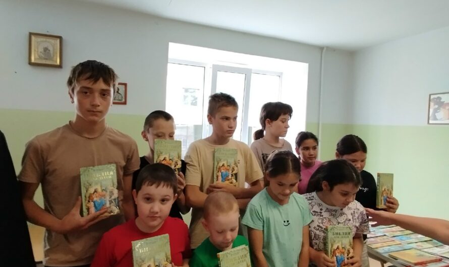 Подарки от епископа Петра переданы в детское отделение больницы г. Кудымкара