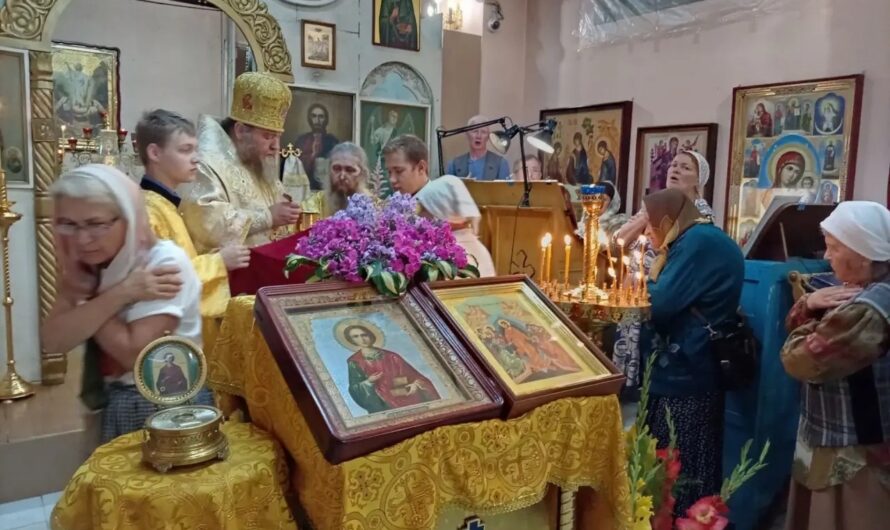 Божественная Литургия в Неделю 10-ю по Пятидесятнице, в день памяти великомученика и целителя Пантелеи́мона