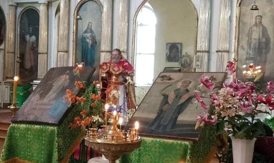 В п. Пожва почтили память великомученика и целителя Пантелеимона