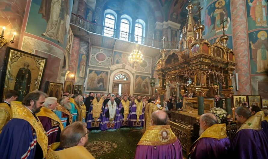 Круглый стол «Практическое исполнение монашеских обетов в условиях современности» в с. Дивеево