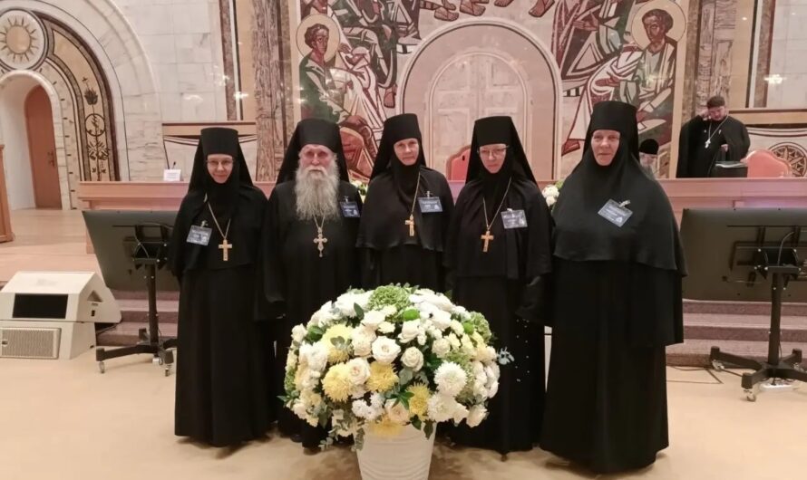 Настоятельница Свято-Лазаревского женского монастыря г. Верещагино приняла участие в общецерковном Собрании игуменов и игумений монастырей