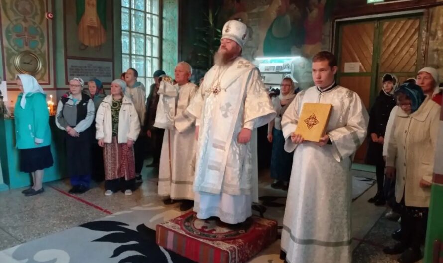 Архиерейское богослужение в храме во имя Архистратига Михаила с. Архангельское