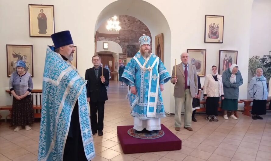 Архиерейское богослужение в Успенском храме г. Оханска